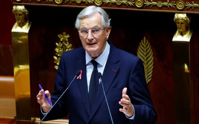 Michel Barnier parle d&rsquo;un traitement « avec dignité » et « fermeté »