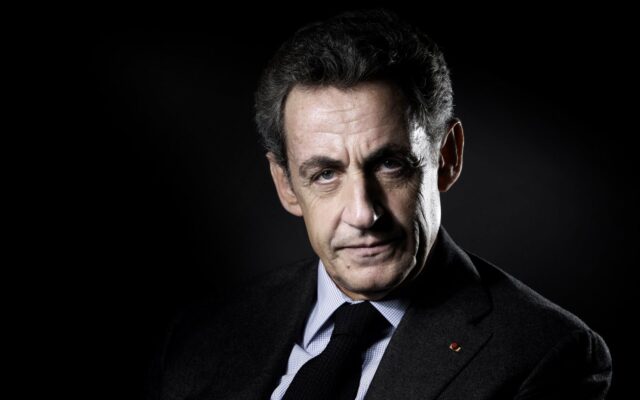 Nicolas Sarkozy accompagné en prison de deux officiers de sécurité