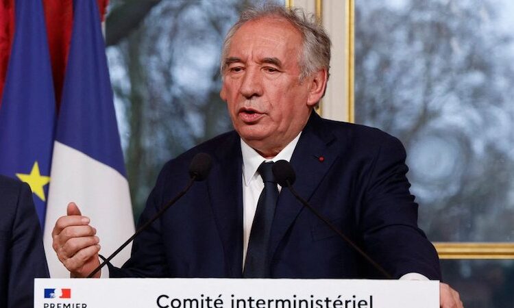 Le gouvernement veut «supprimer deux jours fériés»