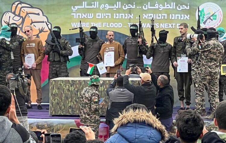 Trois otages israéliens d’une insoutenable maigreur libérés ce matin
