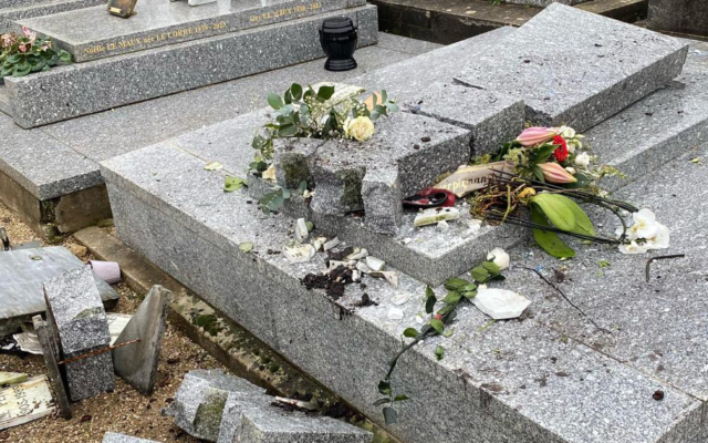 La tombe de Jean-Marie Le Pen profanée