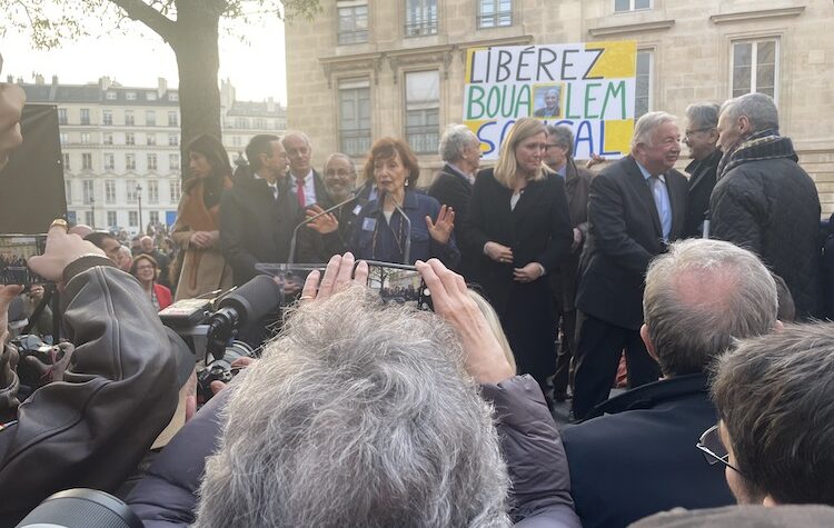 Un rassemblement de soutien à Boualem Sansal s’est tenu ce soir à Paris