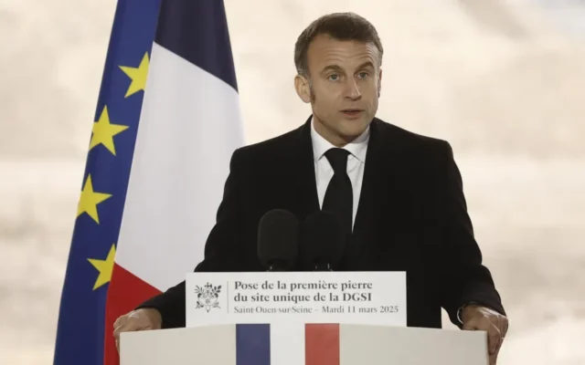 La France doit lutter «en même temps» contre «les menaces géopolitiques» et «terroristes»