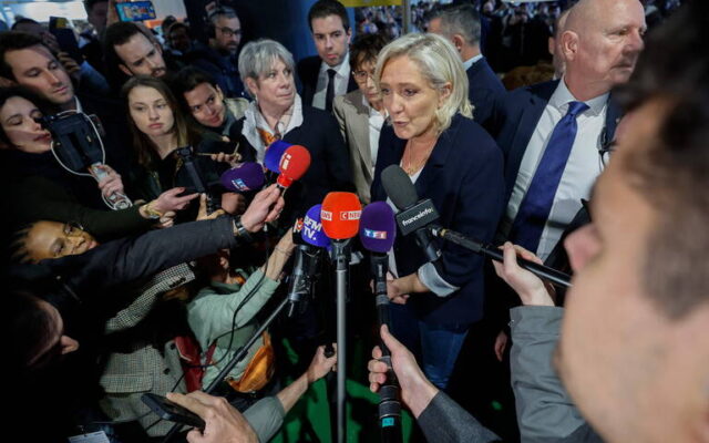 Marine Le Pen parle d&rsquo;une « décision condamnable »