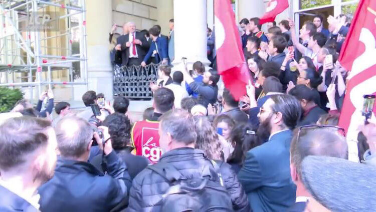 LFI versus l’extrême droite : le piège !