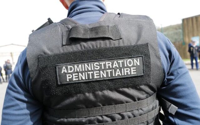 Vaste opération de saisie de téléphones dans 66 prisons