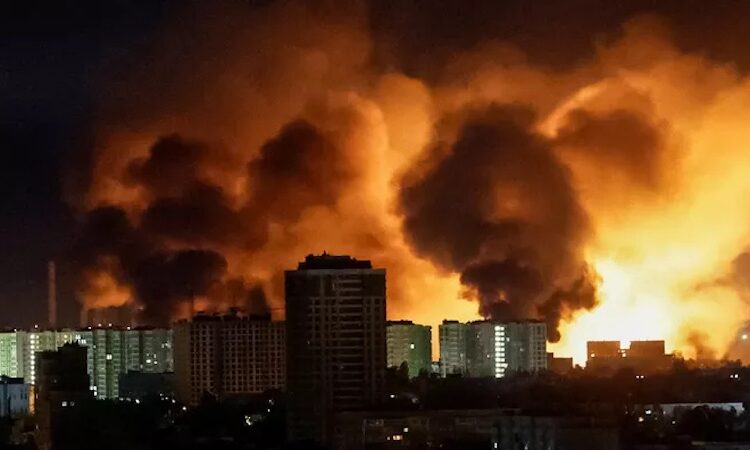 En plein échange de prisonniers, la Russie bombarde Kiev