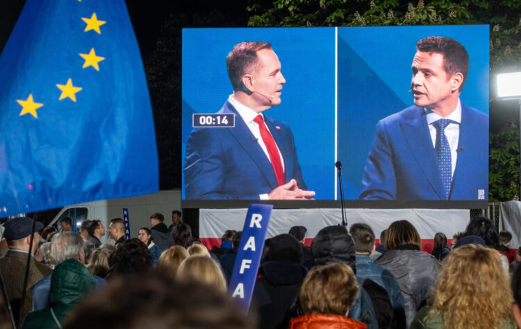 Les résultats de la présidentielle en Pologne s’annonce serrés