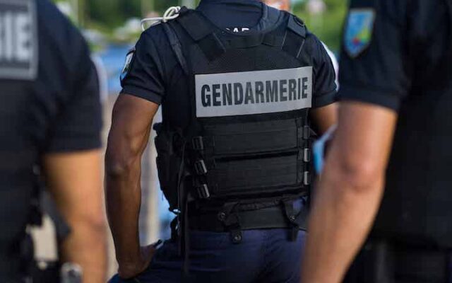 Finistère : cinq gendarmes blessés lors d&rsquo;un refus d&rsquo;obtempérer, trois hommes placés en détention provisoire
