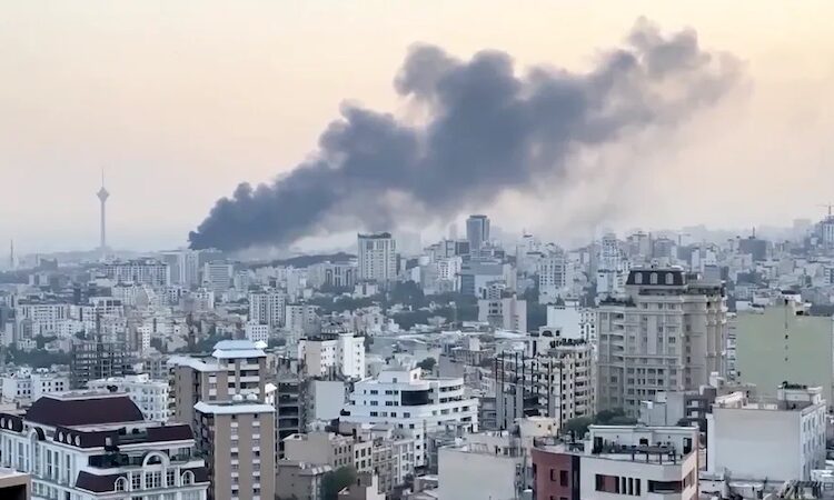Israël bombarde une usine de centrifugeuses d&rsquo;uranium en Iran