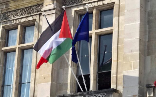 Le préfet demande le retrait du drapeau palestinien du fronton de la mairie de Saint Denis