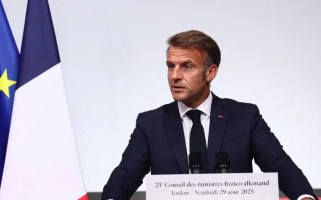 Emmanuel Macron dit qu’il ne démissionnera pas