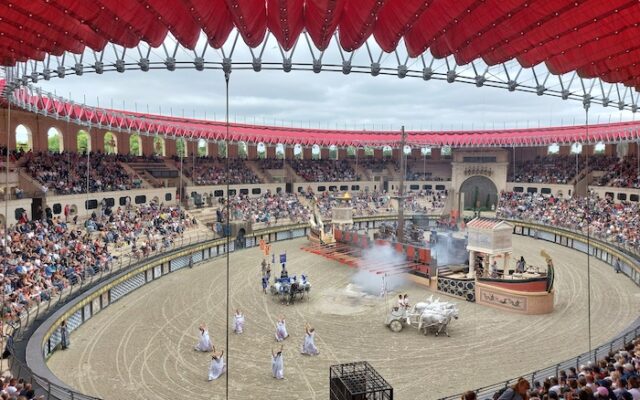 Les jaloux du Puy du Fou