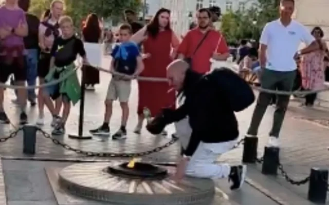Le titre de séjour sera retiré au Marocain qui a allumé sa cigarette avec la flamme du Soldat inconnu