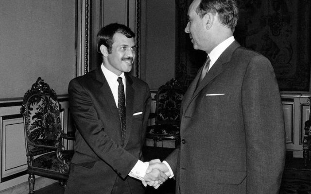 Avec une abrogation unilatérale de l&rsquo;accord de 1968, c&rsquo;est le retour aux accords d’Evian et la libre circulation