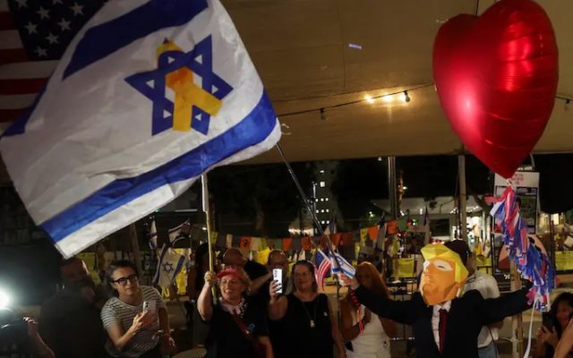 Les sept premiers otages israéliens remis à la Croix-Rouge