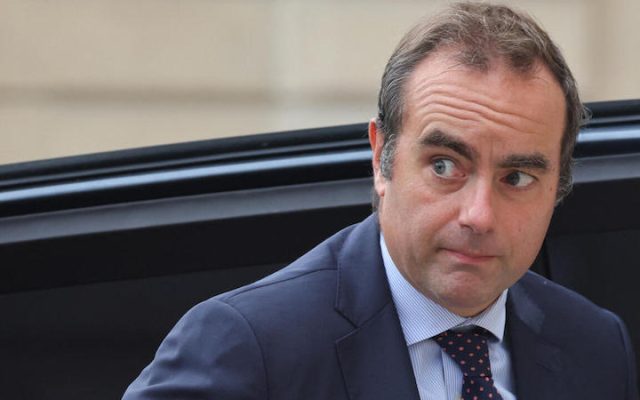 Sébastien Lecornu annonce qu’il renonce au 49.3