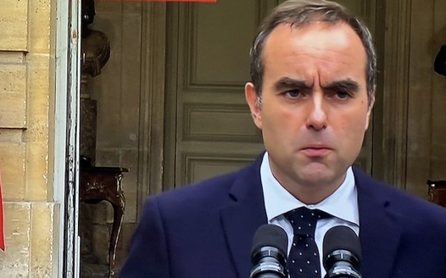 Suppression de plus de 3 000 postes de fonctionnaires