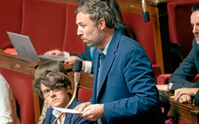 Seize députés saisissent la justice contre Thomas Portes après une rencontre avec le FPLP