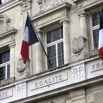 Assassinat de Samuel Paty : c’est la République qui est visée et la bête est toujours là, prête à attaquer