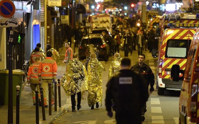 Dix ans après le Bataclan, la France regarde ses blessures (et son courage)