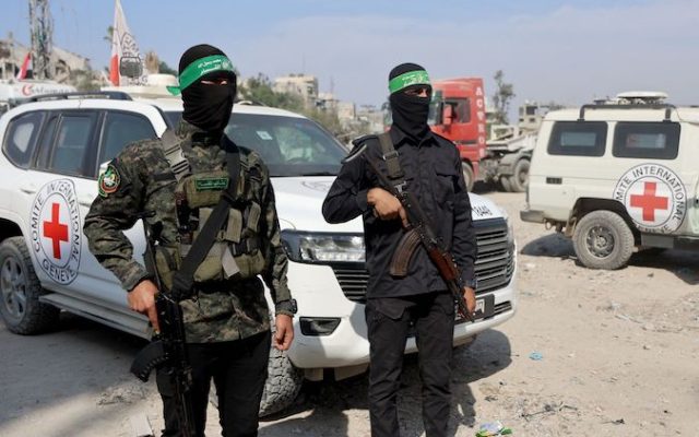 Le Hamas annonce qu’il va remettre trois nouveaux corps d’otages israéliens ce dimanche soir