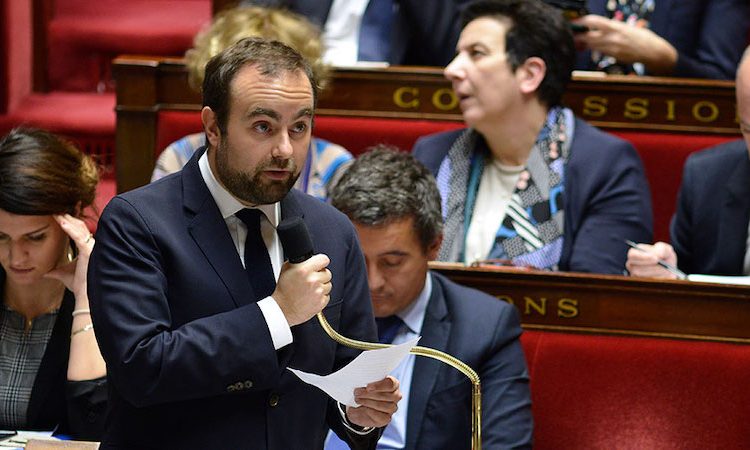 Guerre au Moyen-Orient : Sébastien Lecornu dit envisager davantage d’économies budgétaires que les six milliards d’euros prévus