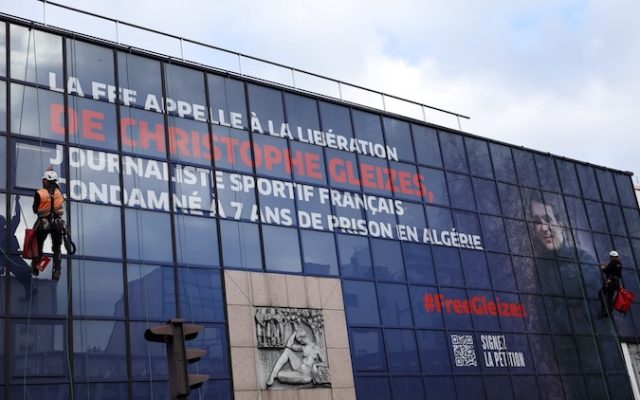 « Bonjour, je m’appelle Sylvie » : message émouvant de la mère de Christophe Gleizes au cours d&rsquo;un match
