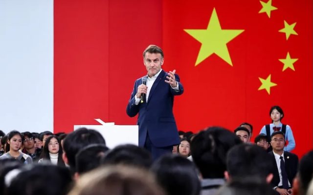 Ukraine : Emmanuel Macron juge « indispensable » l’unité entre Européens et Américains
