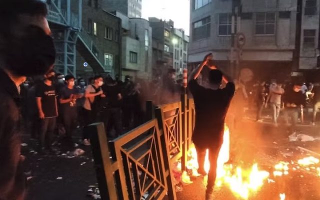 Massacre des manifestants iraniens à huit clos