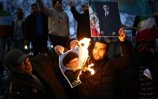  Massacre en Iran : Près de 700 manifestants tués et des milliers de blessés