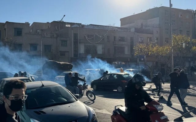 Iran : la révolte s&rsquo;étend dans les grandes villes du pays