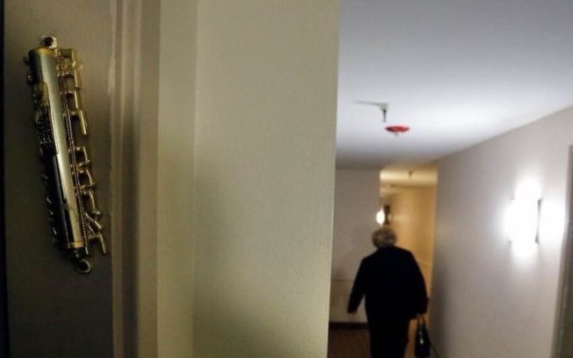 La société de gestion immobilière Century 21 demande à une famille juive de retirer une mezouza à l&rsquo;entrée de son appartement
