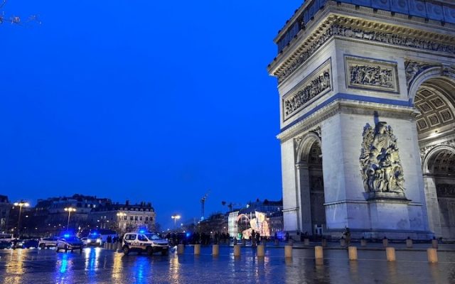 Terrorisme islamiste : le parquet antiterroriste se saisit de l&rsquo;enquête après l&rsquo;agression d&rsquo;un gendarme au niveau de l&rsquo;Arc de Triomphe