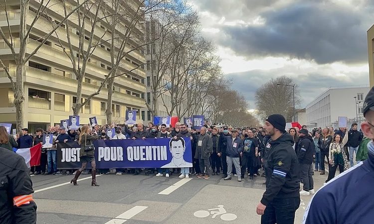 La marche en hommage à Quentin Deranque s&rsquo;est déroulée dans le calme