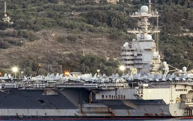 Déploiement militaire américain au Moyen-Orient : le porte-avions USS Gerald Ford quitte la Crète au début de pourparlers indirects sur l&rsquo;Iran