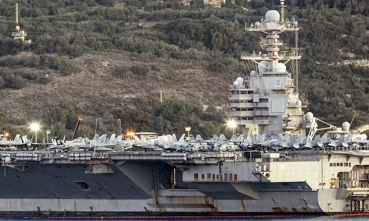 Déploiement militaire américain au Moyen-Orient : le porte-avions USS Gerald Ford quitte la Crète au début de pourparlers indirects sur l&rsquo;Iran
