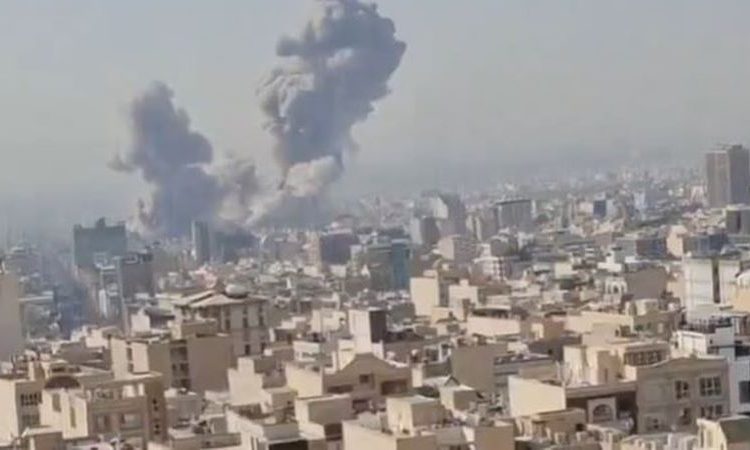 Guerre au Moyen-Orient : bombardé pour la septième nuit consécutive, l&rsquo;Iran menace de déclencher une « offensive totale »
