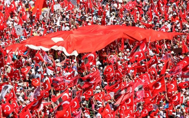 À Izmir, la rue parle encore au nom d’Atatürk