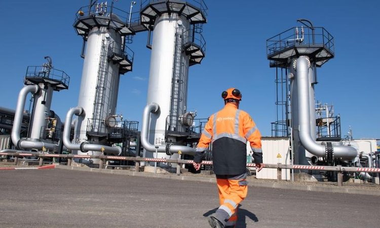 Attaques en Iran : les Bourses européennes chutent, le cours du pétrole et du gaz grimpe
