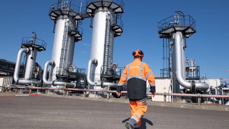 Attaques en Iran : les Bourses européennes chutent, le cours du pétrole et du gaz grimpe
