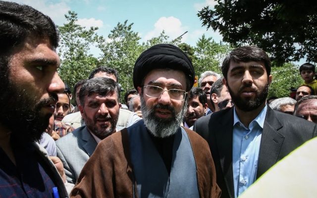 Guerre au Moyen-Orient : l’Iran lance ses premiers missiles vers Israël après l’élection du nouveau guide suprême; Israël bombarde le sud de Beyrouth
