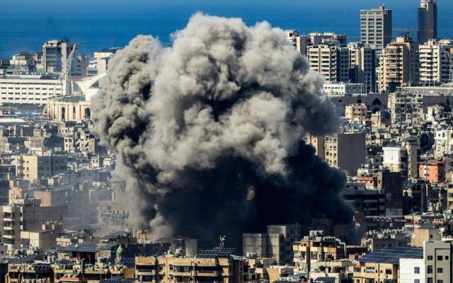 Une vidéo faite par une adolescente sous un bombardement israélien au Liban virale sur internet