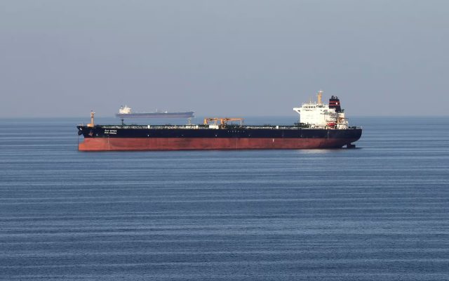 Attaques en Iran : l&rsquo;ombre d&rsquo;une flambée des prix du pétrole au-delà des 100 dollars