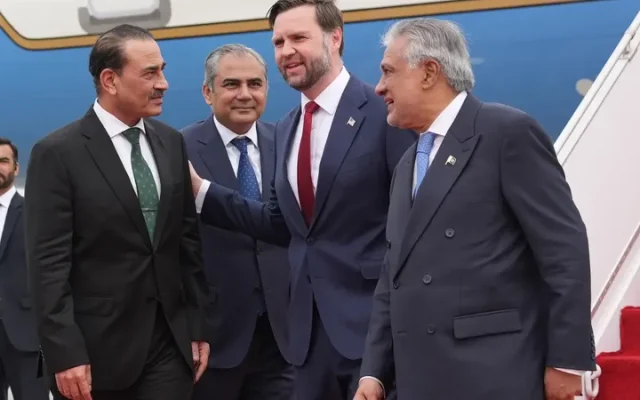 Début des négociations entre l&rsquo;Iran et les États-Unis au Pakistan sur fond d’une forte méfiance