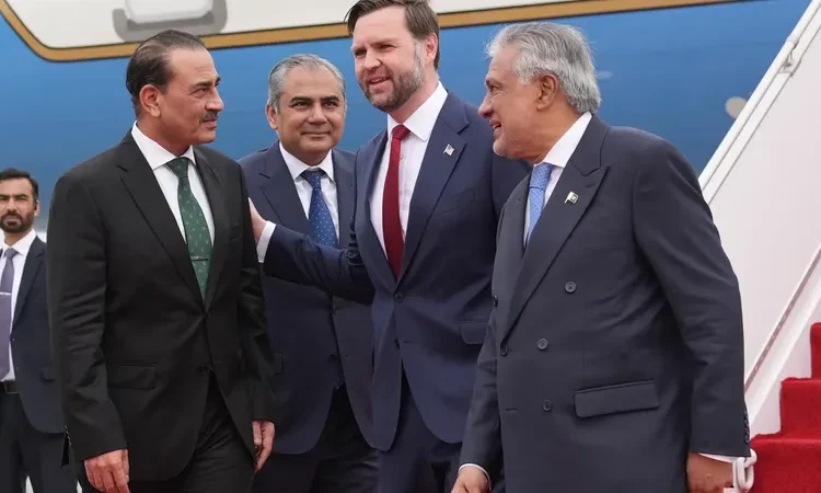 Guerre au Moyen-Orient : Donald Trump annonce de nouvelles négociations au Pakistan avec l’Iran ; l’agence de presse officielle iranienne dément la tenue de ce rendez-vous