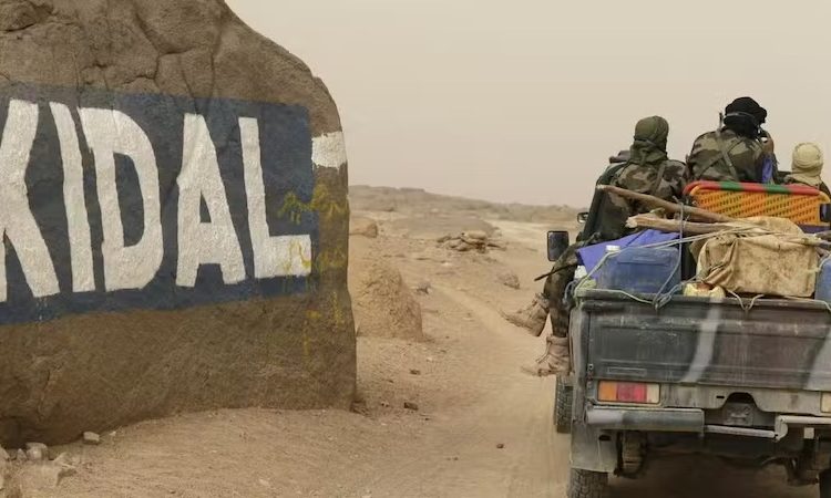 Islamisme : les jihadistes annoncent contrôler « totalement » la ville clé de Kidal, après un accord avec l’armée et les Russes