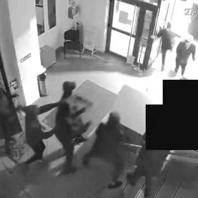 Avoir 14 ans et avoir pour projet de casser la mairie