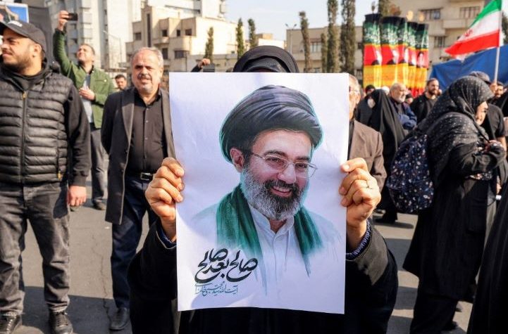Guerre au Moyen-Orient : les pays du Golfe « ne serviront plus de bouclier aux bases américaines », affirme le guide suprême iranien