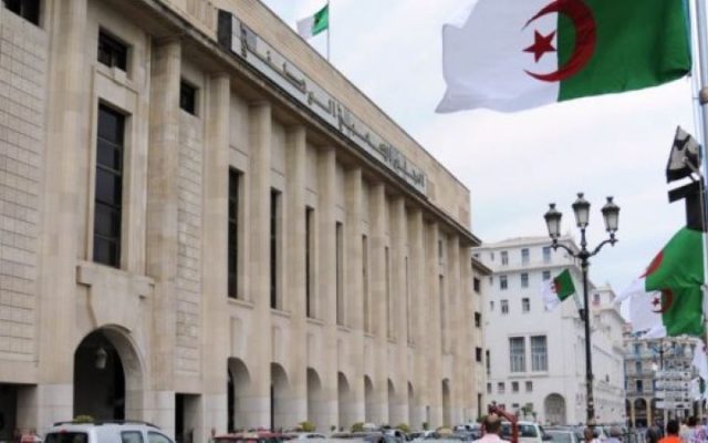 Algérie : la loi criminalisant la colonisation française est entrée en vigueur